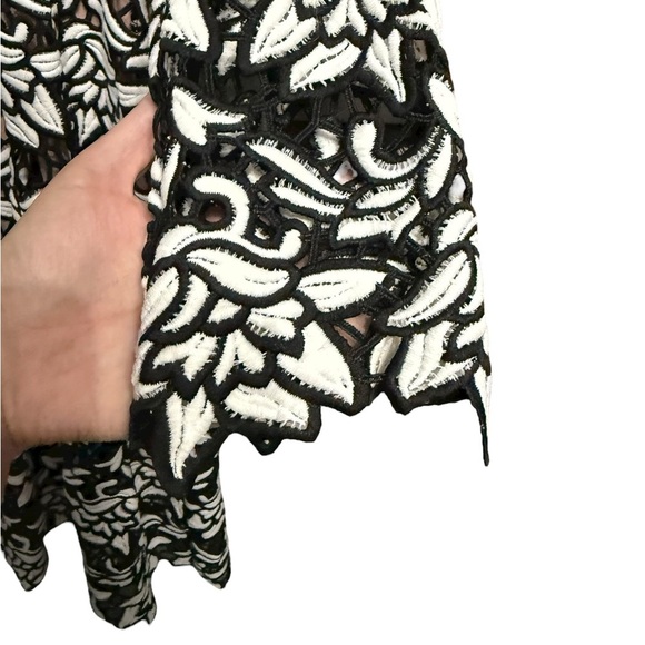 True Decadence Long Sleeve Black and White Floral Appliqué Medi Dress Sz 10 - Picture 9 of 9